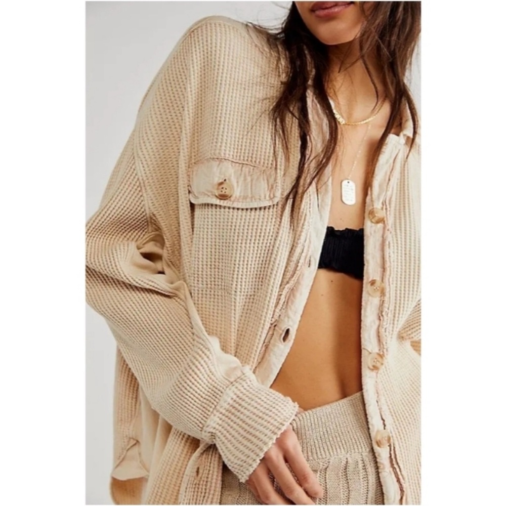 Free People ONE Scout Waffle knit
Oversized Jacket Sand